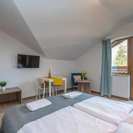 Rentplanet - Okrzei Apartment